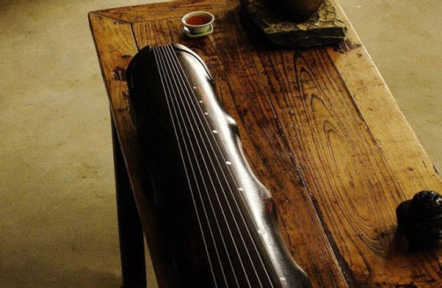 茂名市古琴蕴含的传统文化，一把古琴制备出来要两年的时间